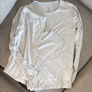 KYTE BABY Light Gray Long Sleeve Pajama Set never been worn